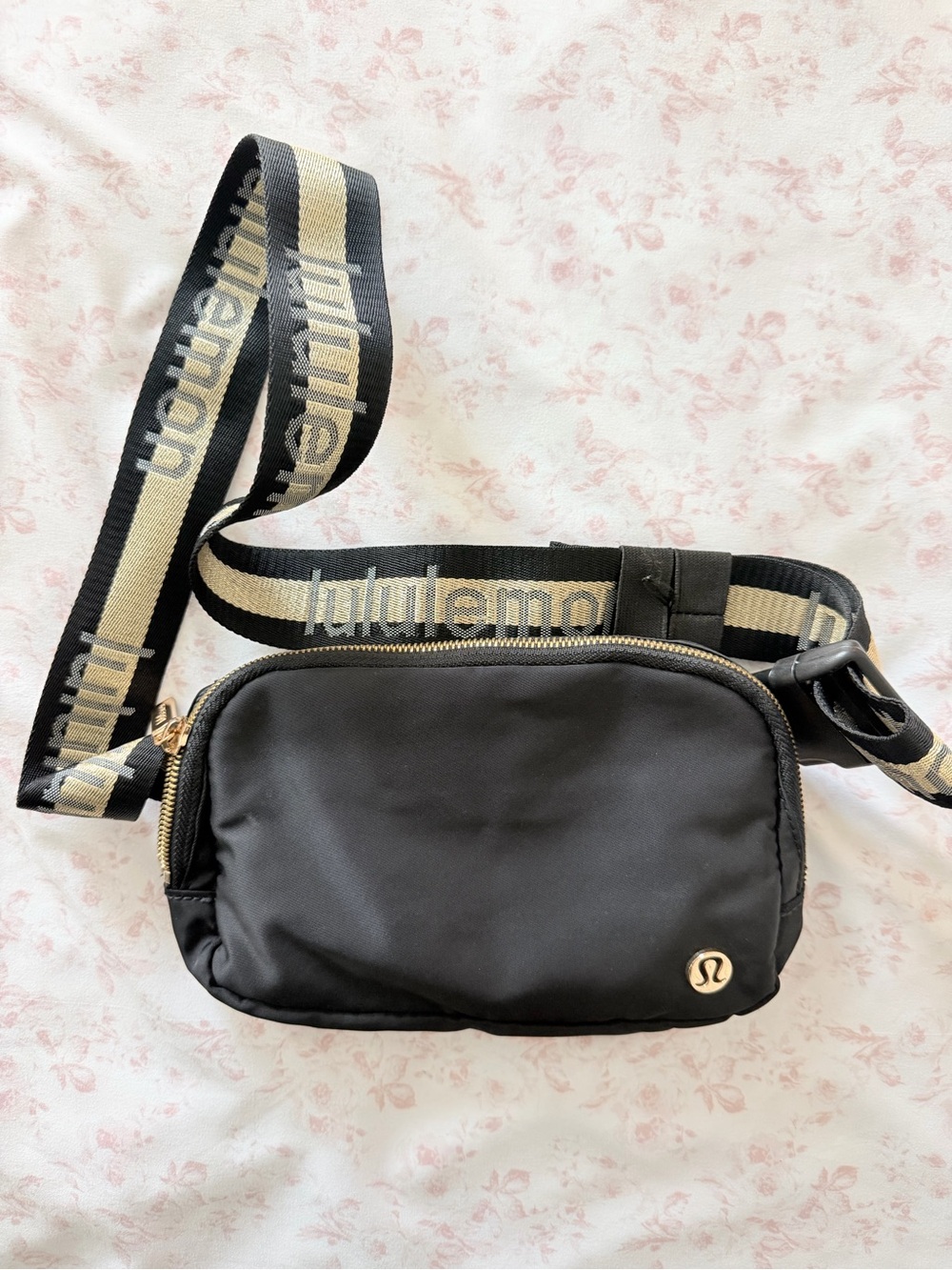 lululemon athletica Black Crossbody Belt Bag with Branded Strap